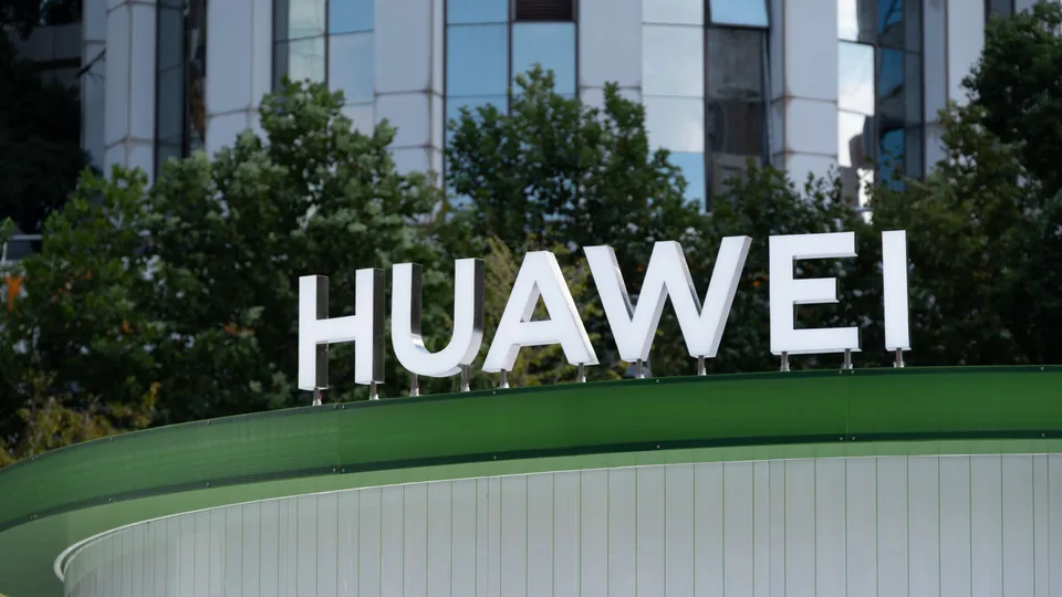 Qualcomm will license patents behind Huawei’s LogicFolding chip architecture, report says