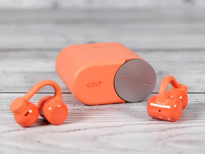 Amazing deal with a clever case? - CMF Clip Pro review