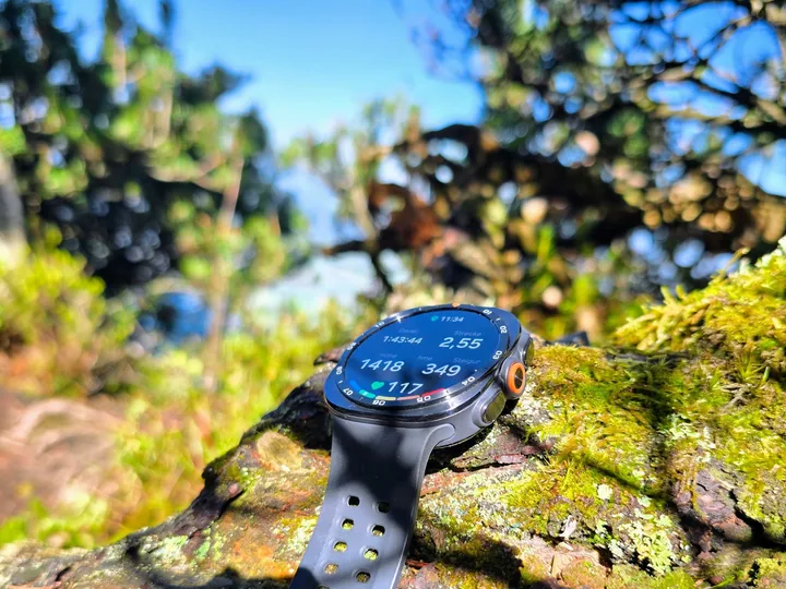 Over 5000 nits - Samsung Galaxy Watch Ultra2