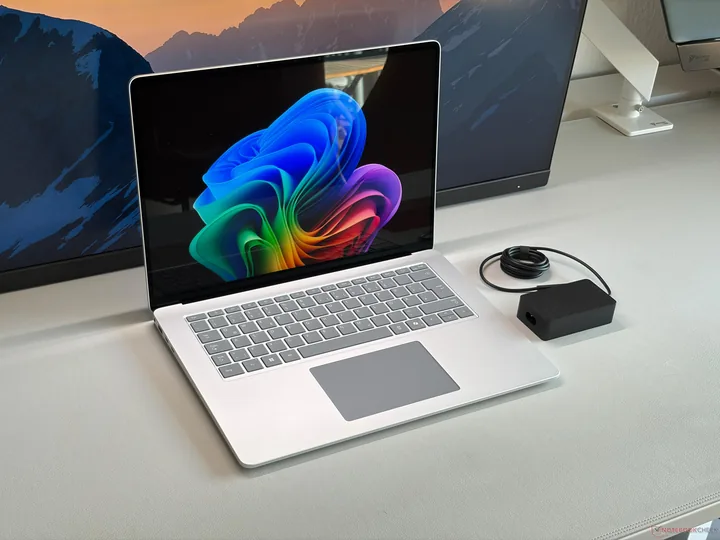 Intel clearly beats Snapdragon - Microsoft Surface Laptop 15 Gen 8 Review